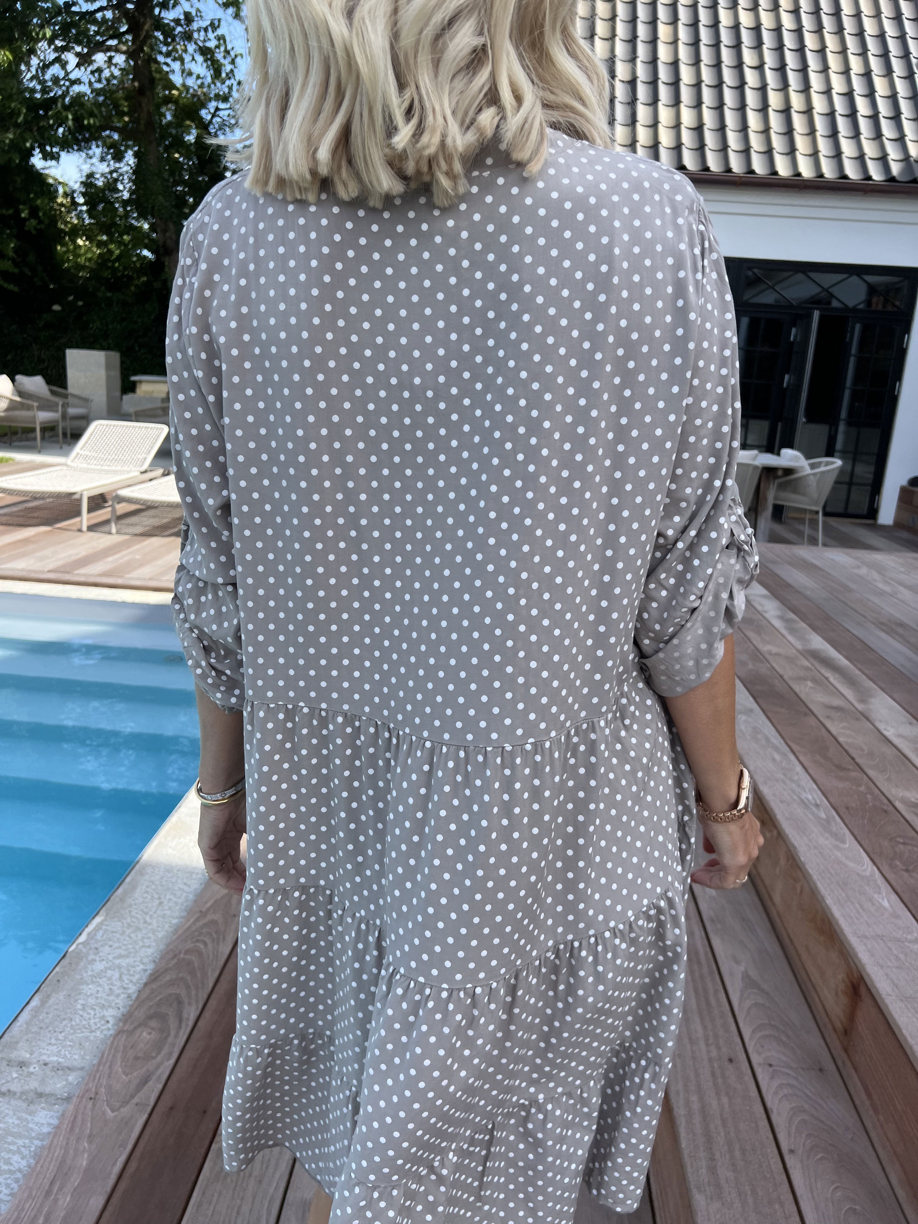 Dotti Short - Kort kjole med lag på lag look i viskose